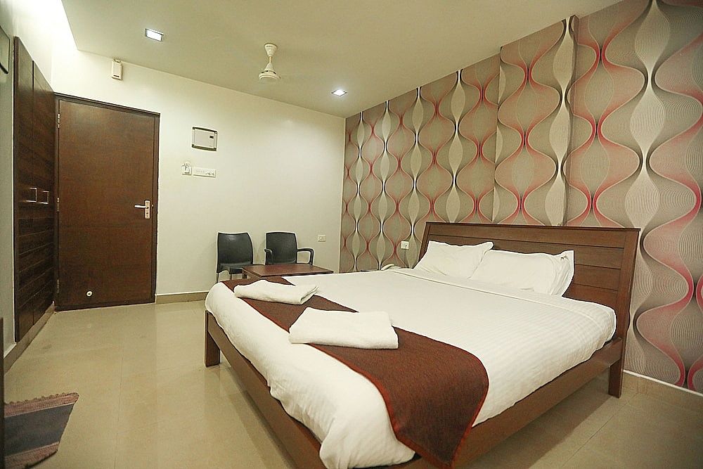 ULO Aravindar Residency Deluxe Single Room 9