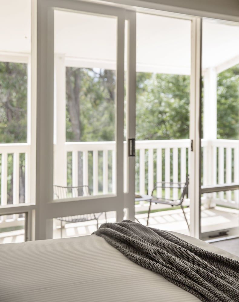 Lancemore Lindenderry Red Hill Balcony Suite - favourite with regulars 4