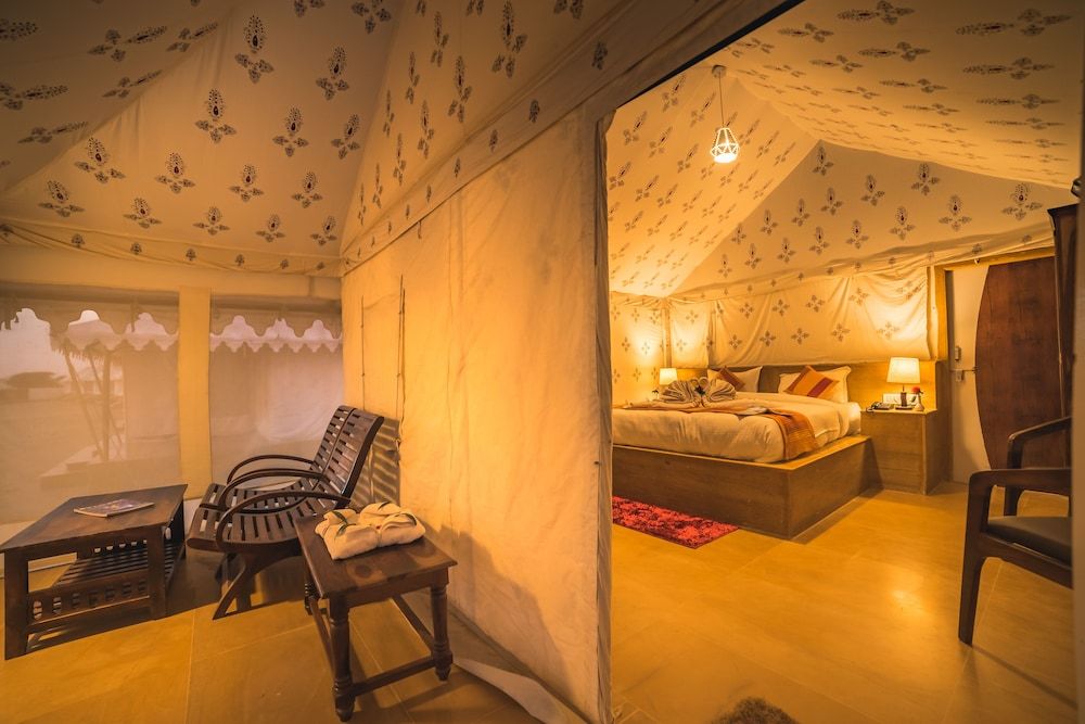 Bhavya resort-Luxury Boutique Desert Camp Jaisalmeri Suite Tent