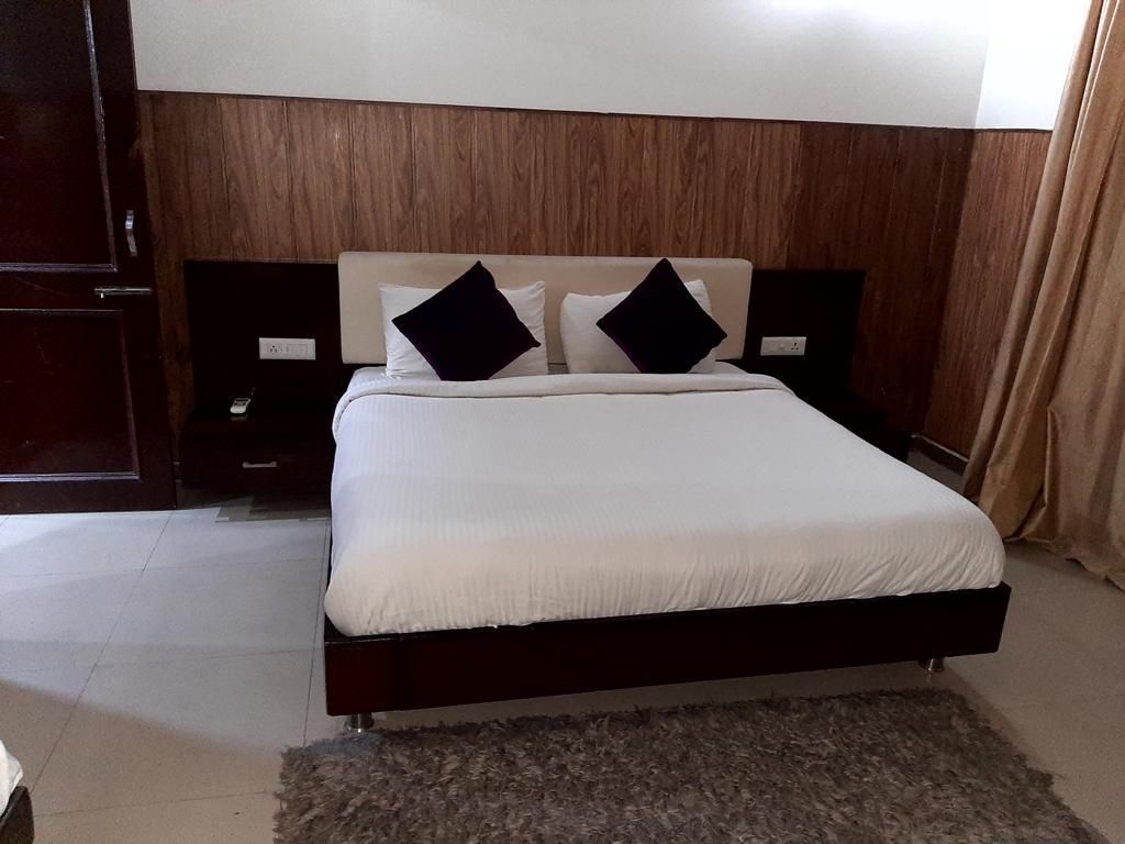 DRIVE IN 22 Executive Cottage 9