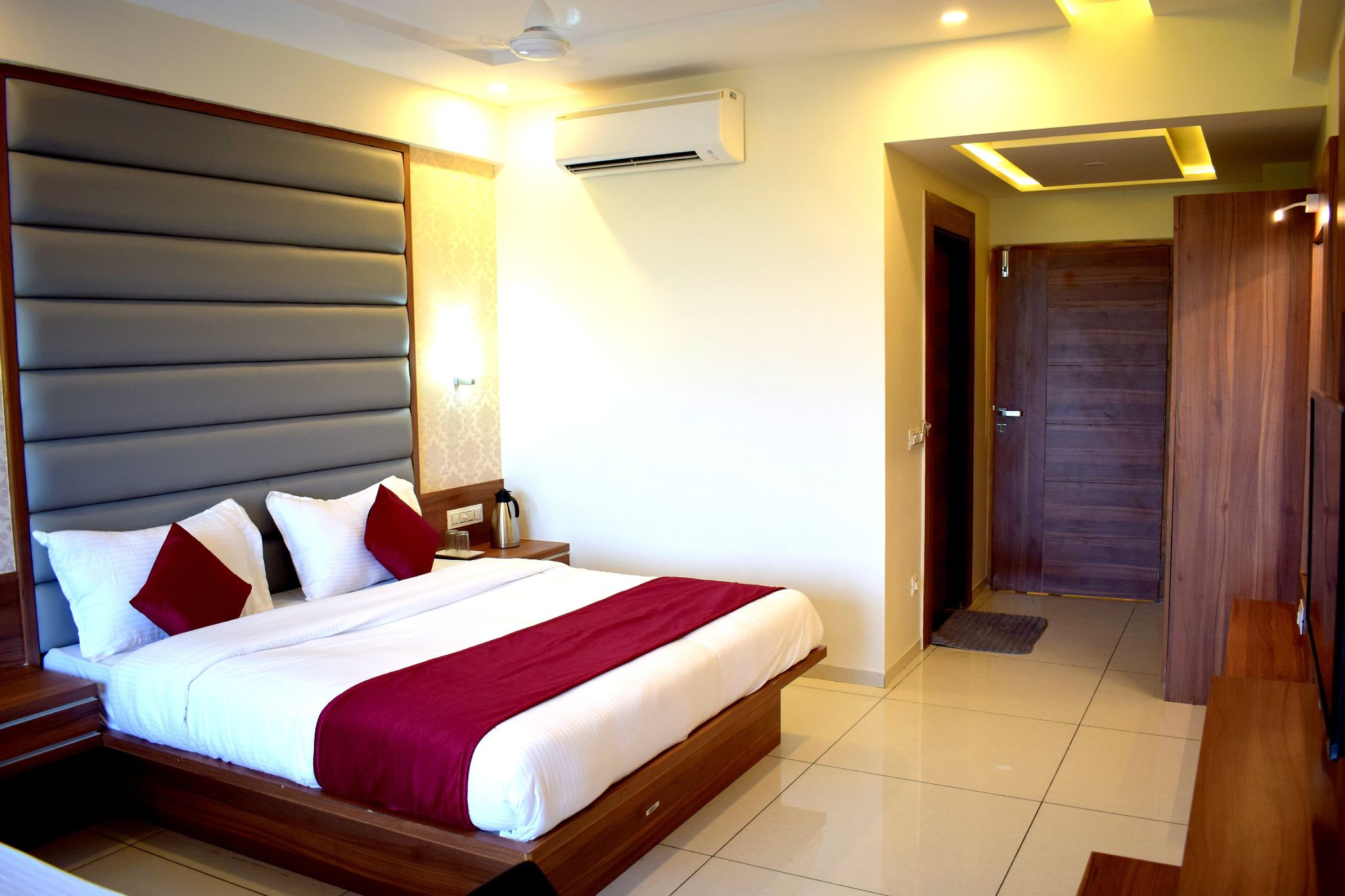 Hotel Royal Square by Sky Stays Double Bed AC Room 5