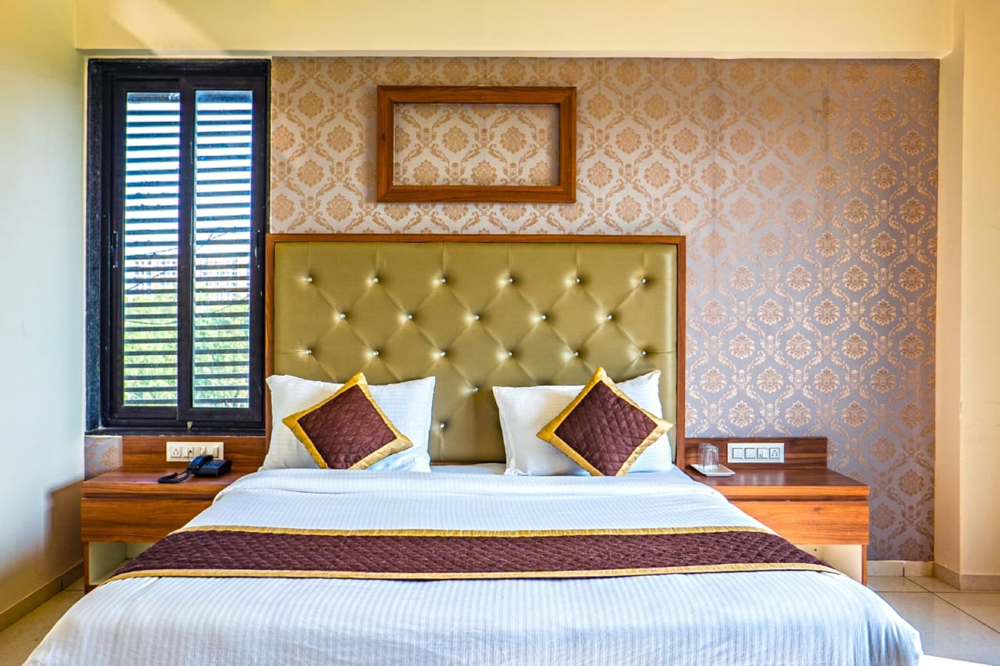 Hotel Royal Square by Sky Stays Double Bed AC Room 4