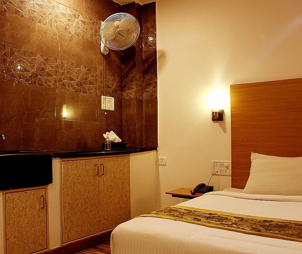 Jagadish Hotel Begur Deluxe Room 10