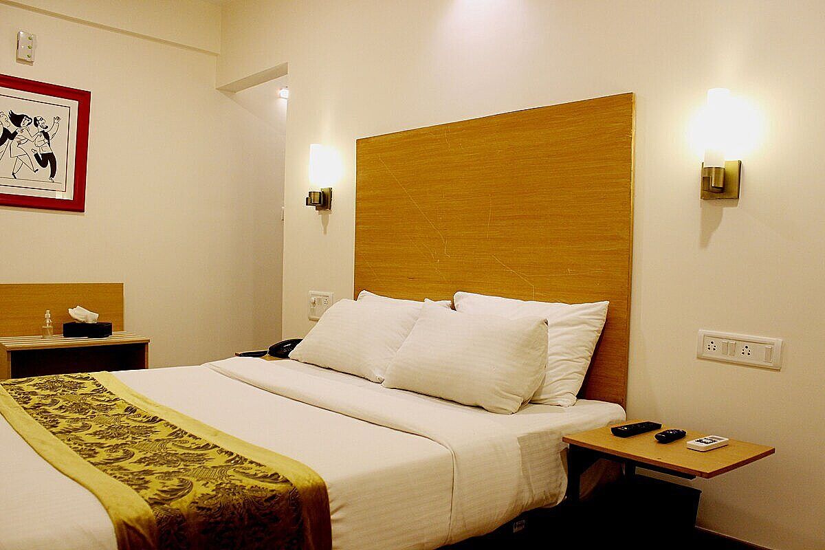 Jagadish Hotel Begur Deluxe Room 2