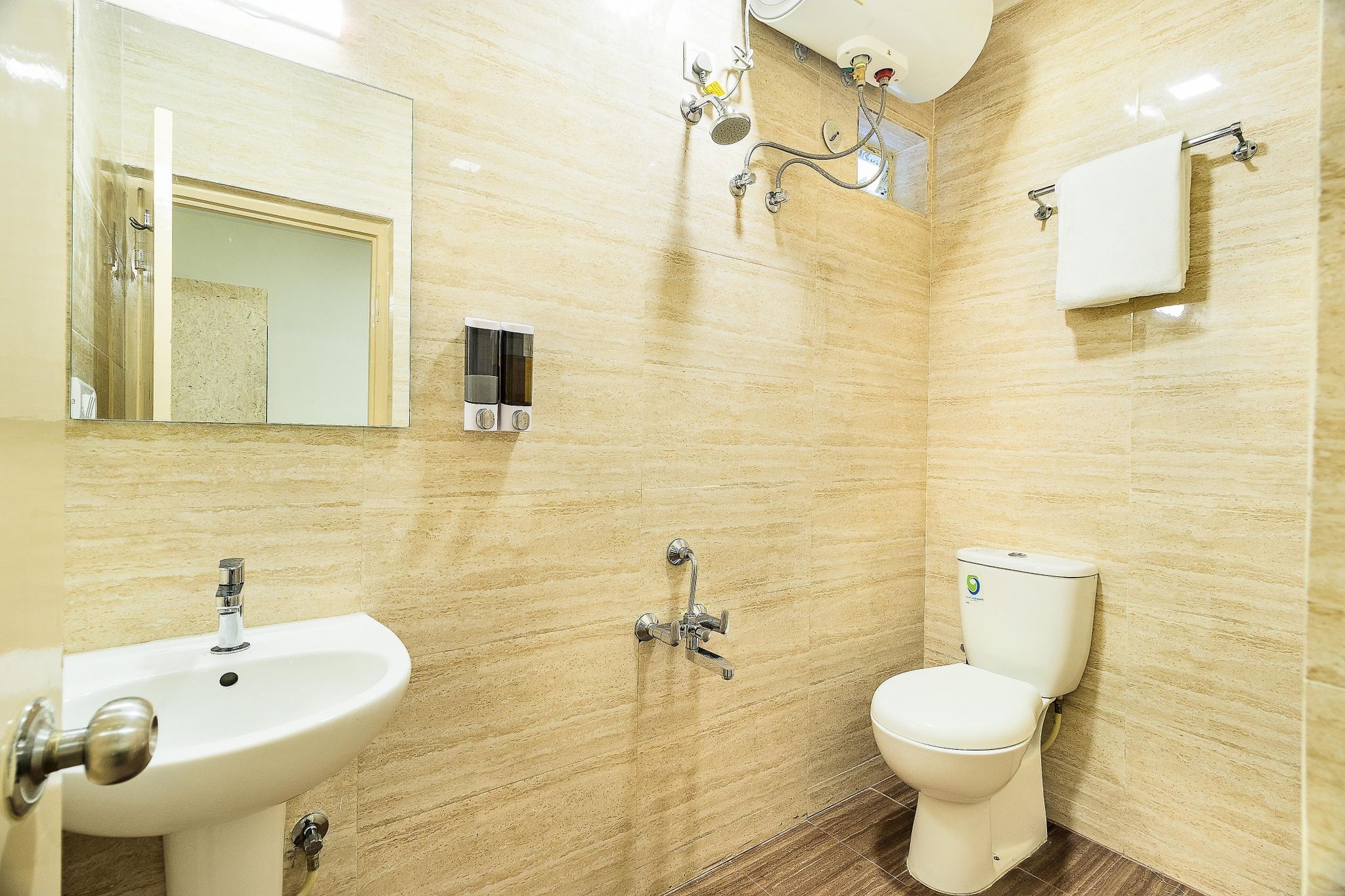 Jagadish Hotel Begur Deluxe Room 6