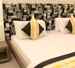 Shree Residency AC Deluxe Room With Free Wi-Fi 8