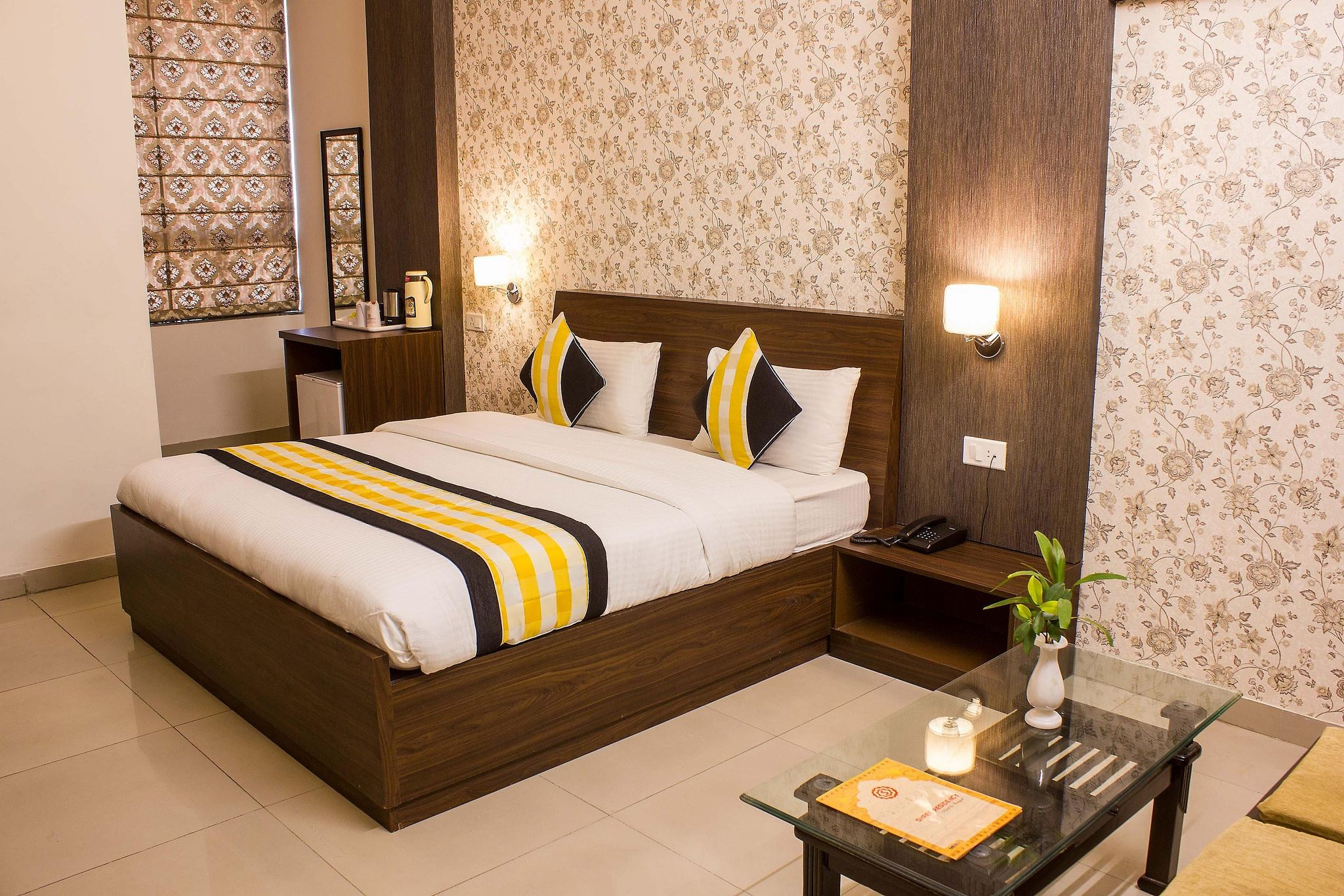 Shree Residency AC Deluxe Room With Free Wi-Fi 2
