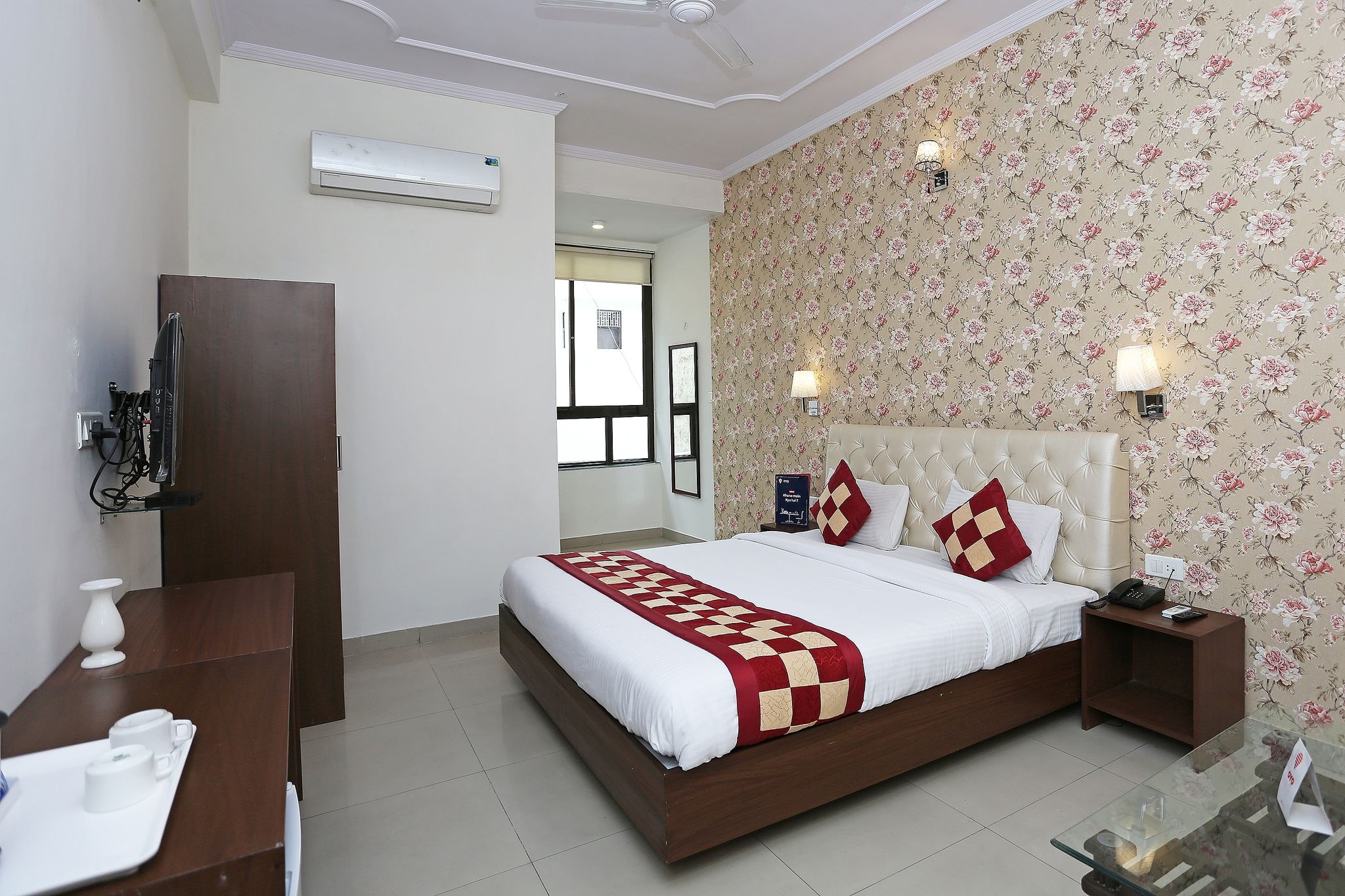 Shree Residency AC Deluxe Room With Free Wi-Fi 3