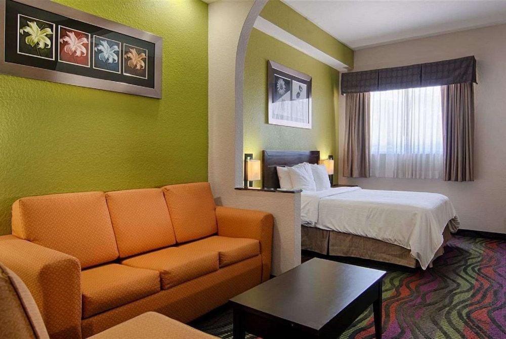 Studio Suite, 1 Queen Bed, Non Smoking