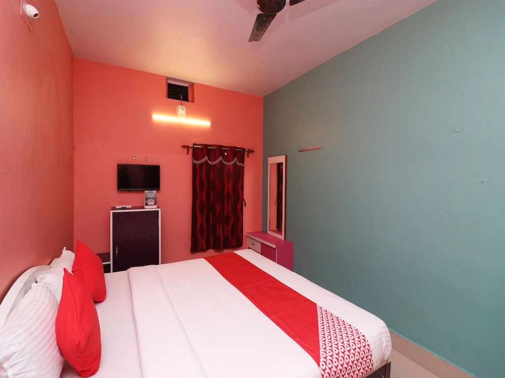 OYO 27996 Hotel Green Park Double or Twin Room 2