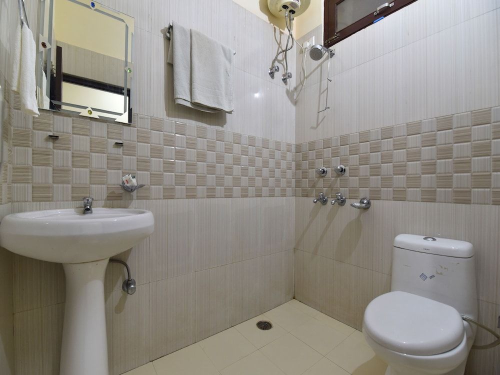 OYO 28027 Hotel Dhruv Double or Twin Room 20