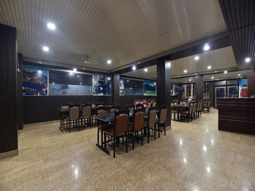 undefined OYO 28027 Hotel Dhruv 5