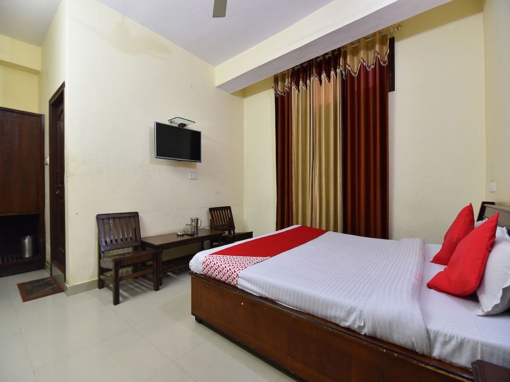 OYO 28027 Hotel Dhruv Double or Twin Room 16