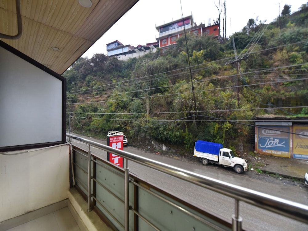 OYO 28027 Hotel Dhruv Double or Twin Room 18