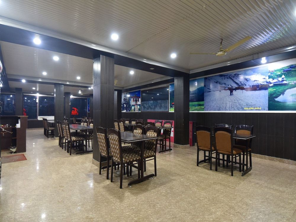 undefined OYO 28027 Hotel Dhruv 4