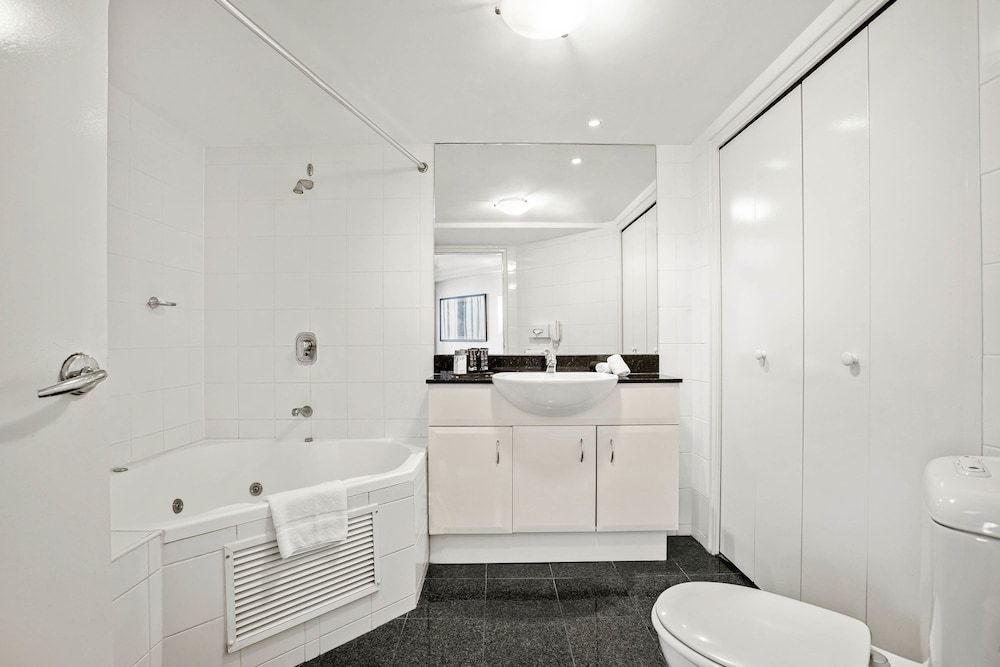 Mantra Parramatta Executive Apartment, 1 Bedroom (Spa) 5