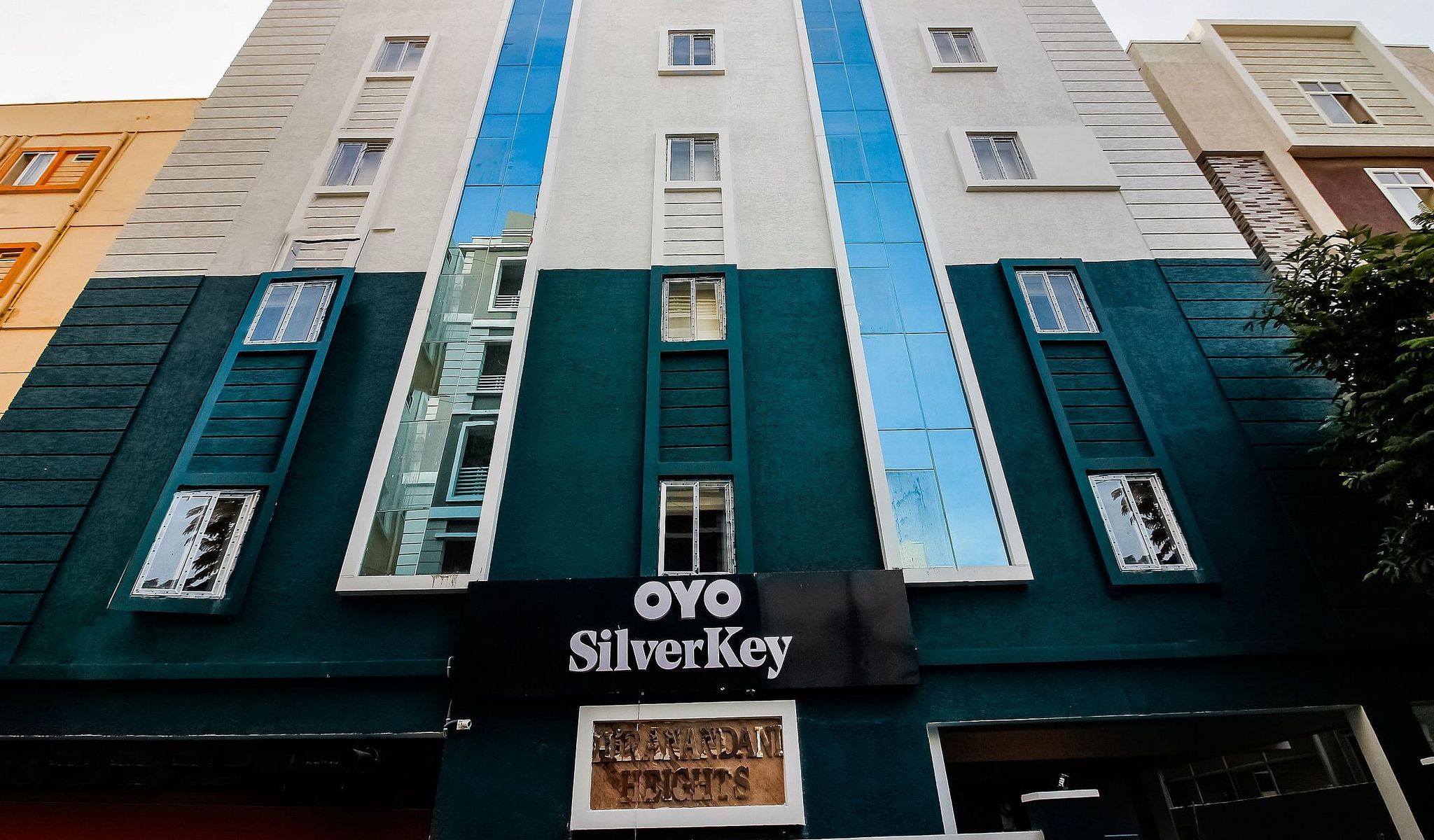 undefined Super Hotel O GACHIBOWLI BESIDE DLF 7