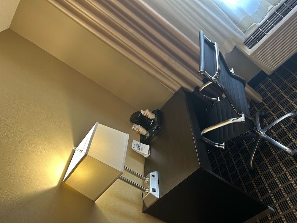 Standard Room, 1 Queen Bed, Accessible, Non Smoking