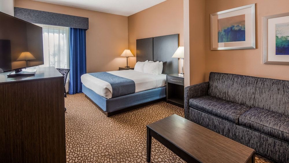 Best Western Plus Bradenton Hotel & Suites Junior Suite, 1 King Bed, Non Smoking, Refrigerator & Microwave