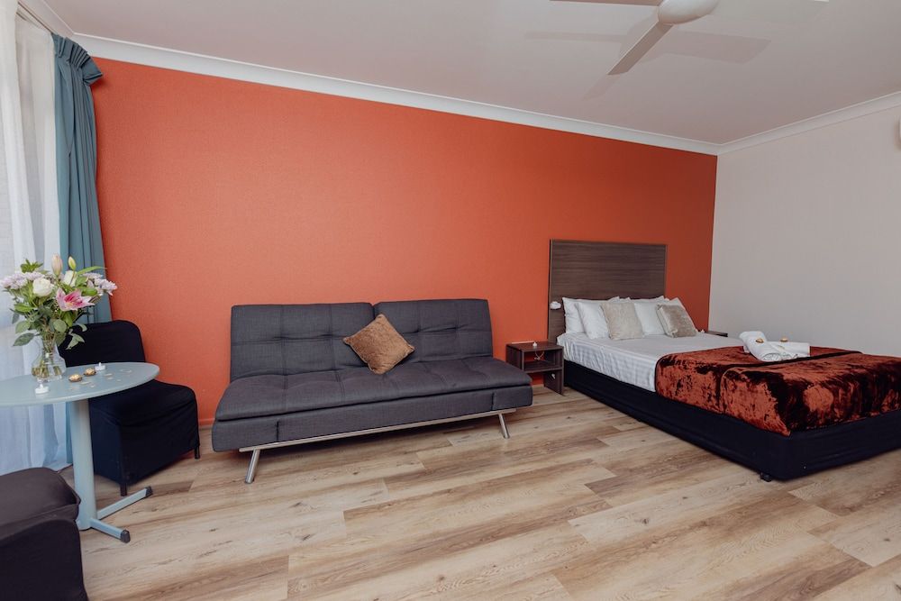 Cumberland Motor Inn Deluxe Double Room, 1 Bedroom 2