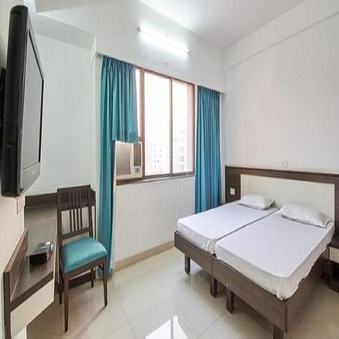 Aankur Inn Standard AC Room (Local ID & Unmarried Couples not allowed) 4