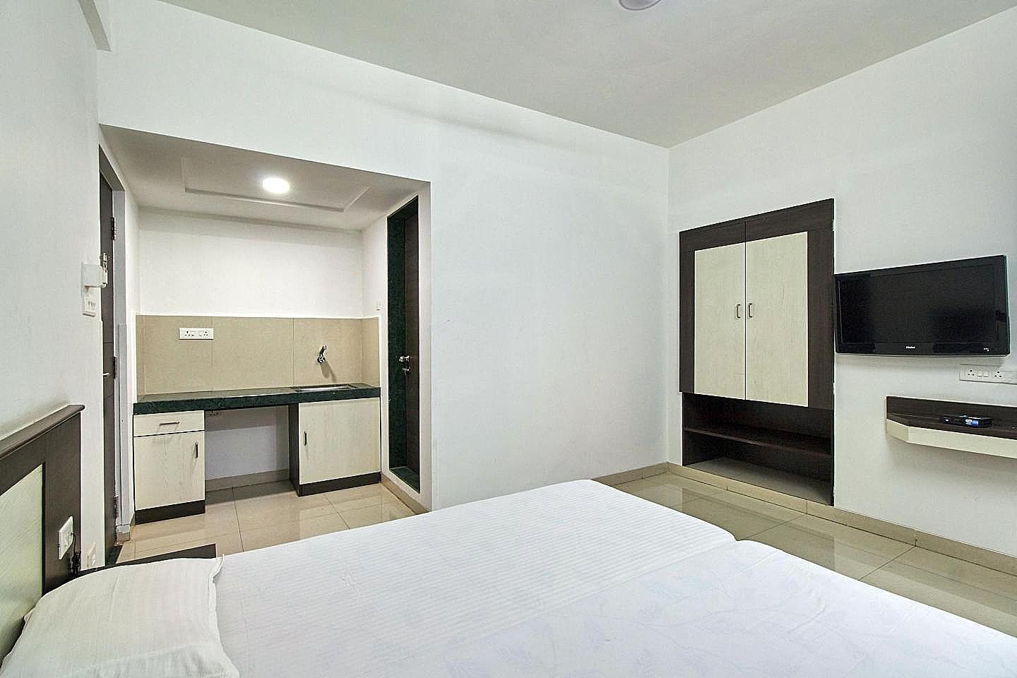Aankur Inn Standard AC Room (Local ID & Unmarried Couples not allowed) 11