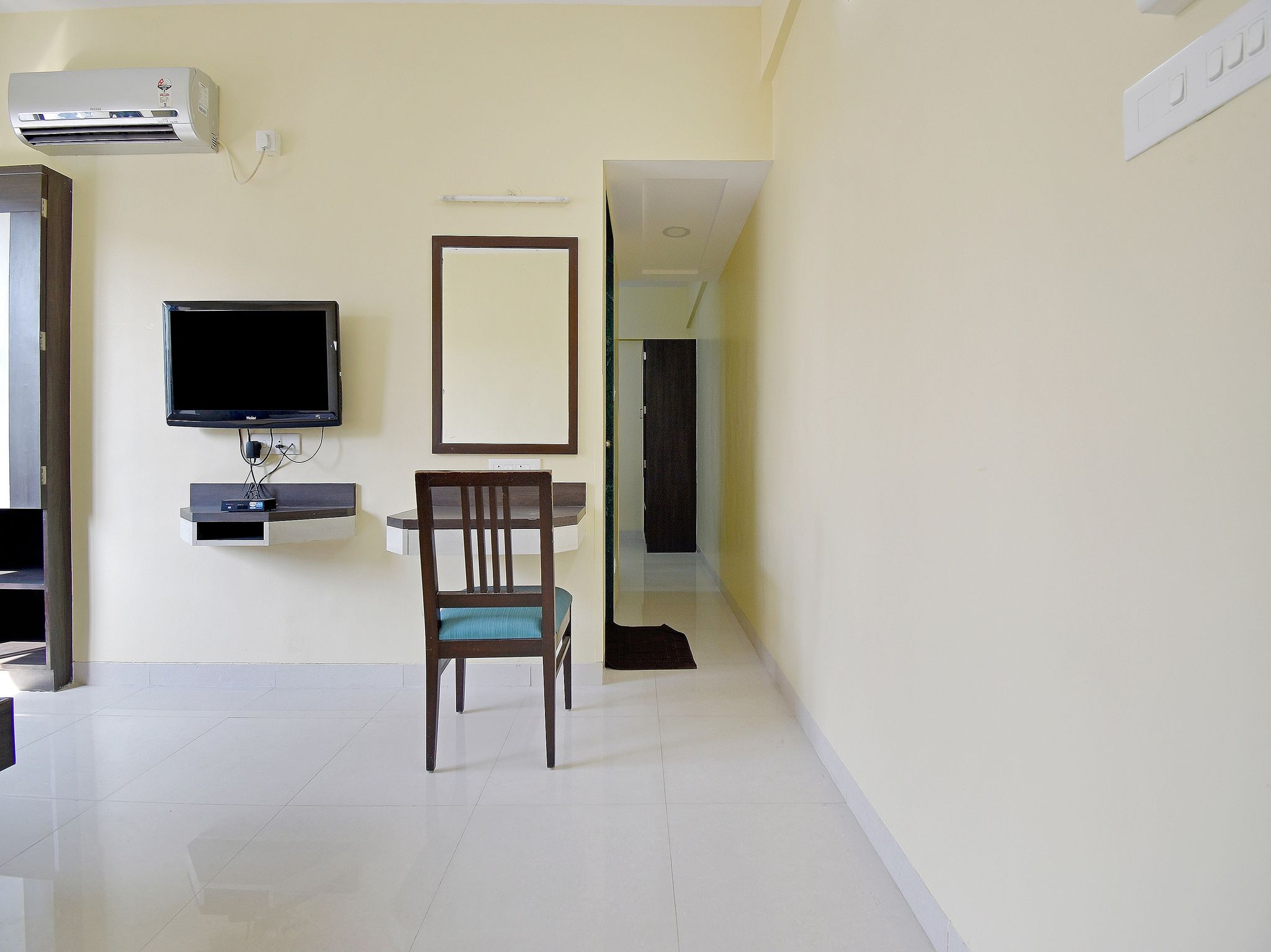 Aankur Inn Standard AC Room (Local ID & Unmarried Couples not allowed) 15