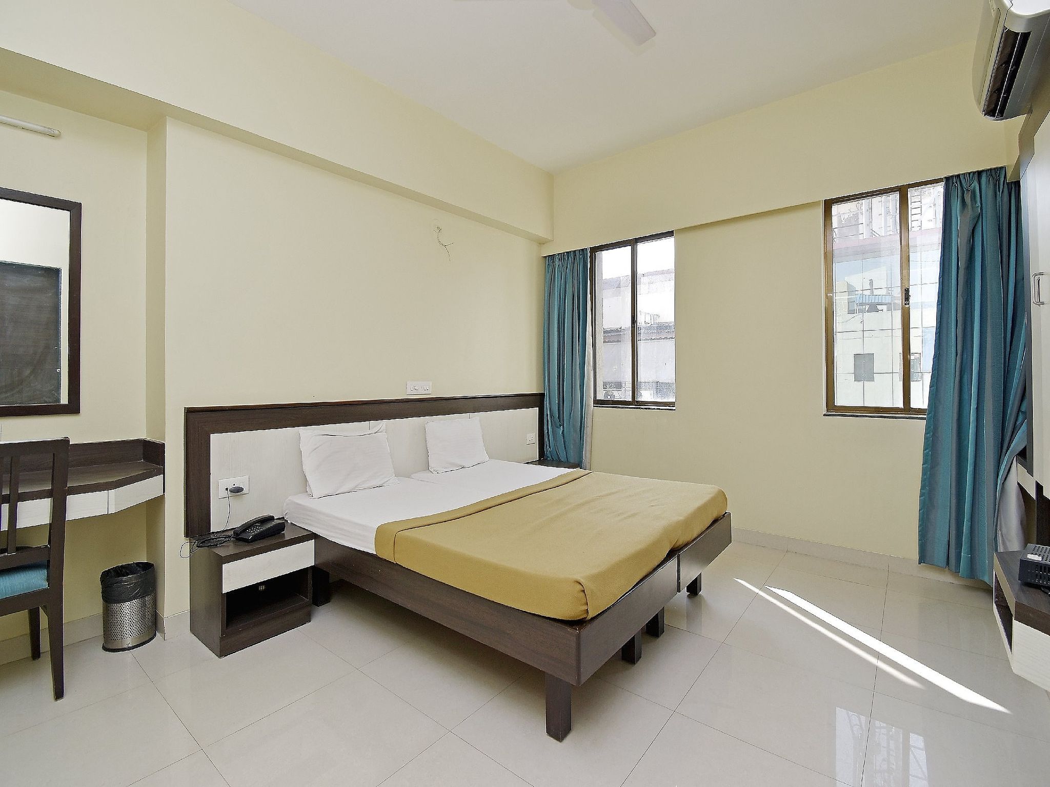 Aankur Inn Standard AC Room (Local ID & Unmarried Couples not allowed) 24