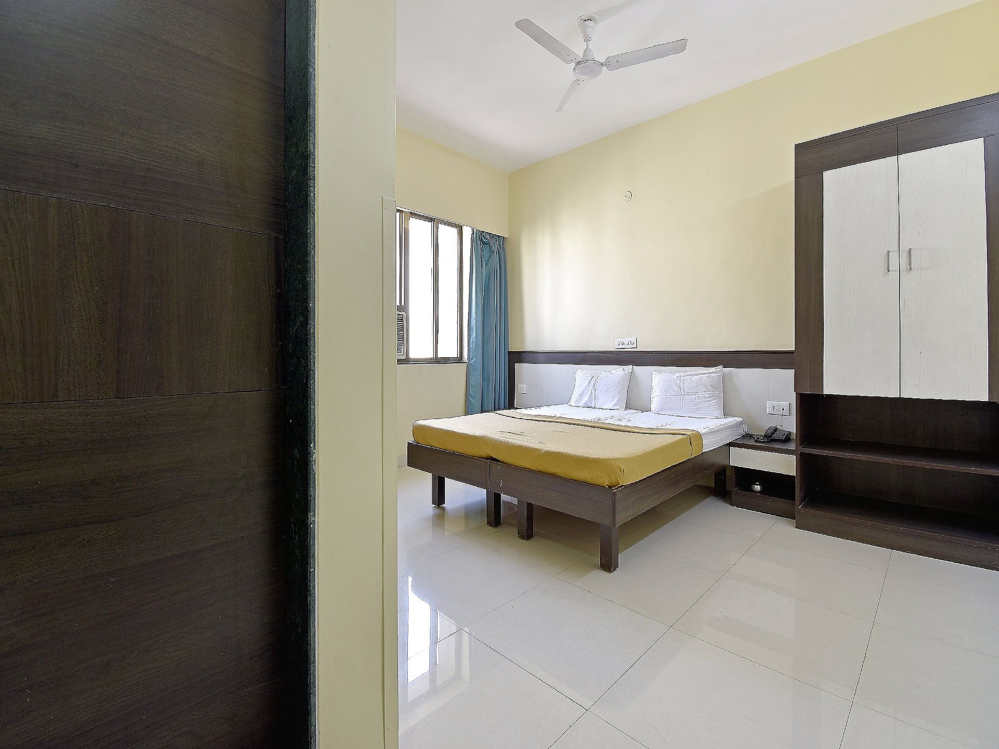 Aankur Inn Standard AC Room (Local ID & Unmarried Couples not allowed) 20