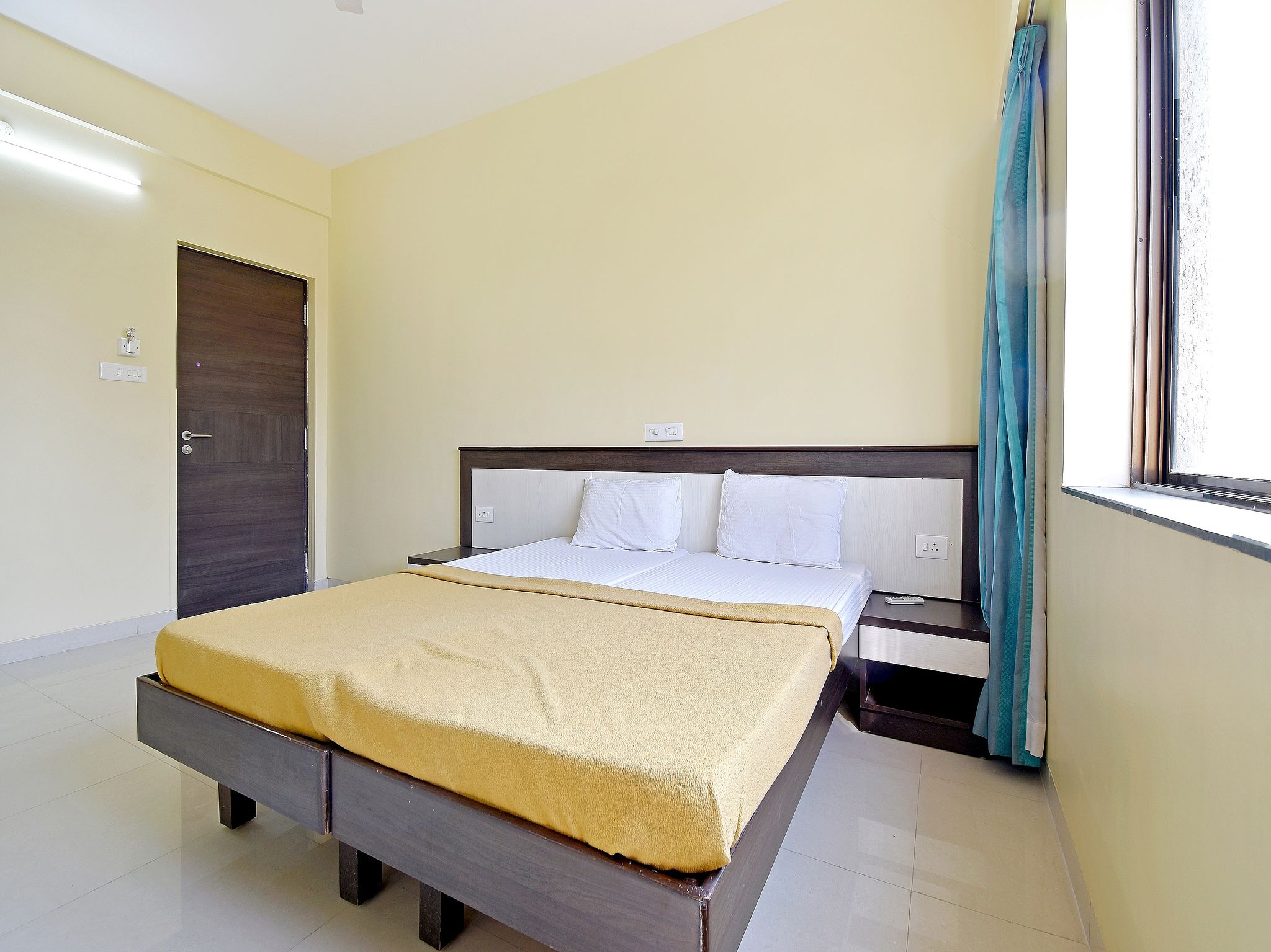 Aankur Inn Standard AC Room (Local ID & Unmarried Couples not allowed)