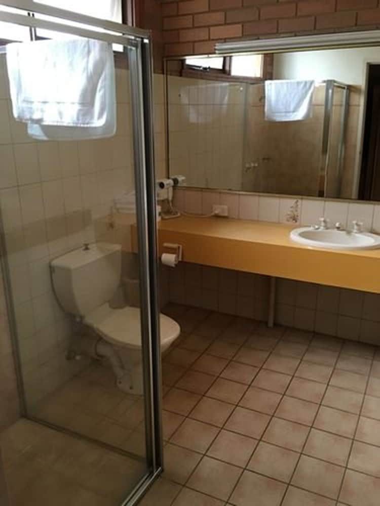 Essendon Motel Family Room 4