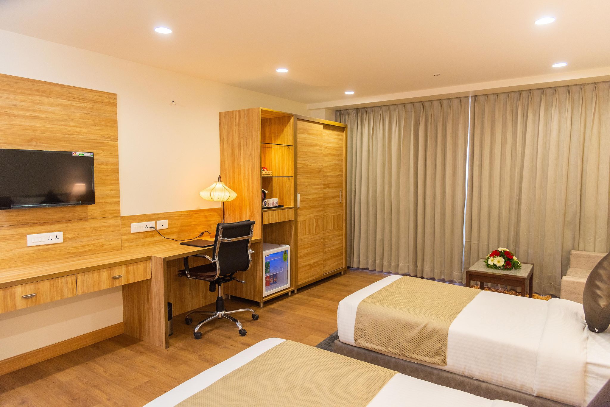 Page One Hotel Deluxe Room Twin 7