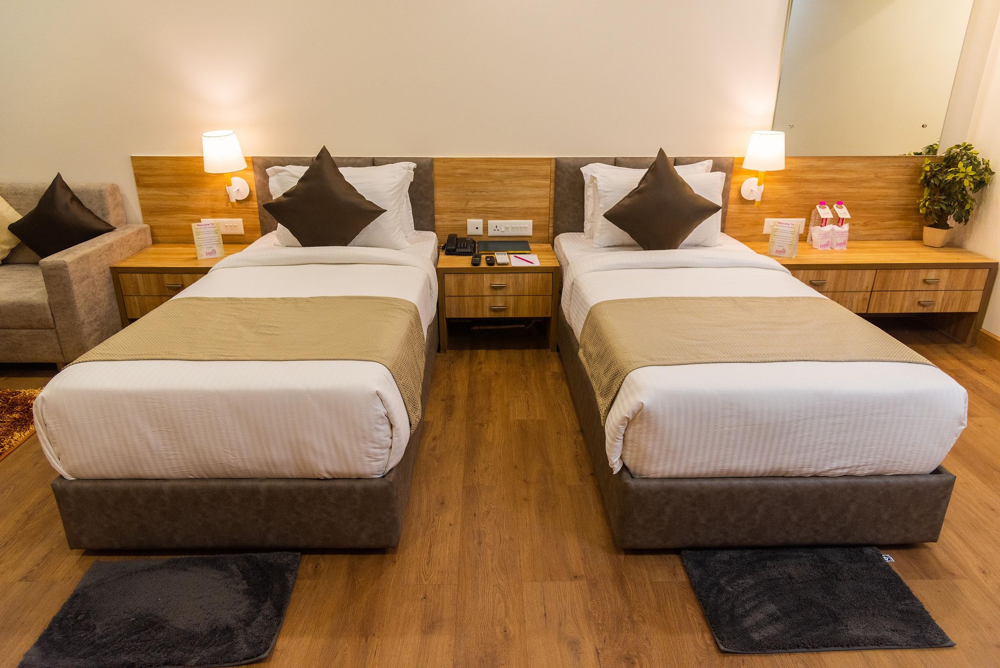Page One Hotel Deluxe Room Twin 5