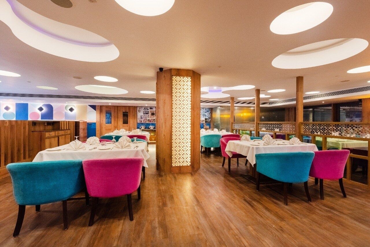 Food & Dining