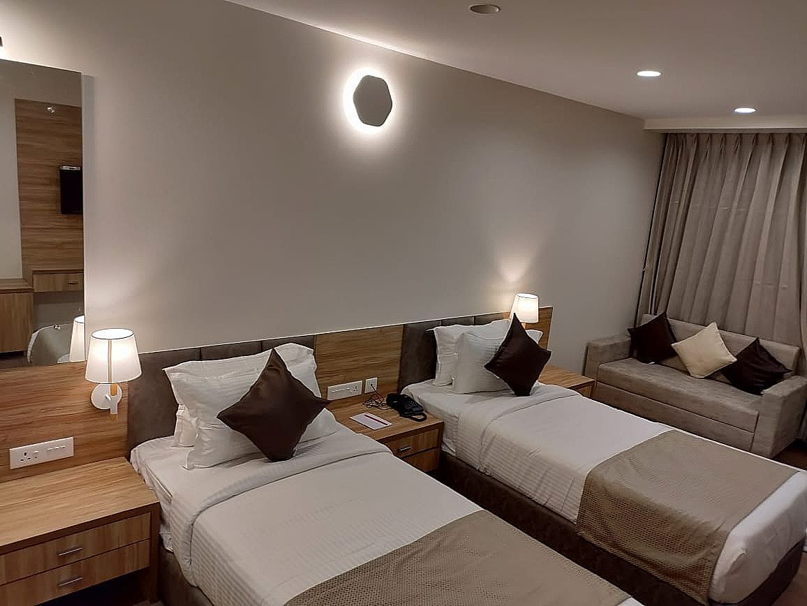 Page One Hotel Deluxe Room Twin 9