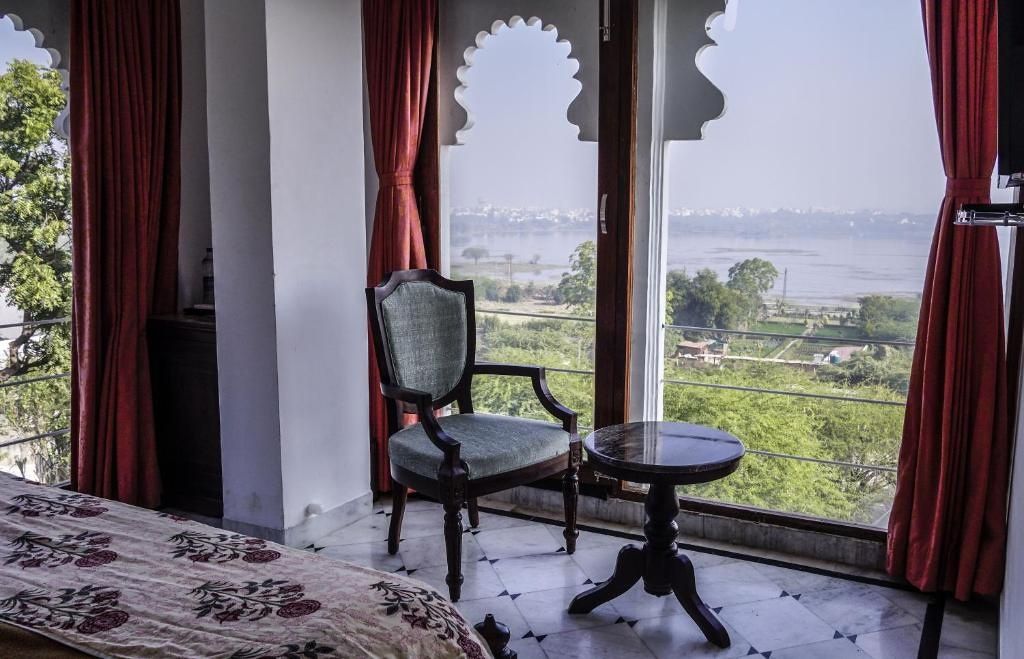 Burj Baneria-A Boutique Homestay Double Room with Lake View 7