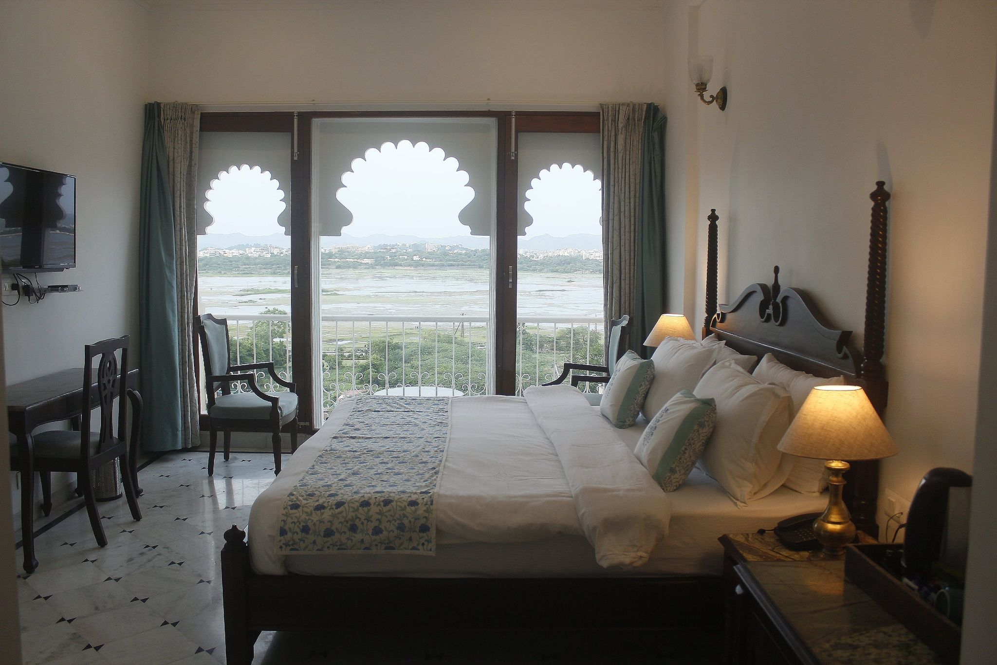Superior Double or Twin Room with Lake View