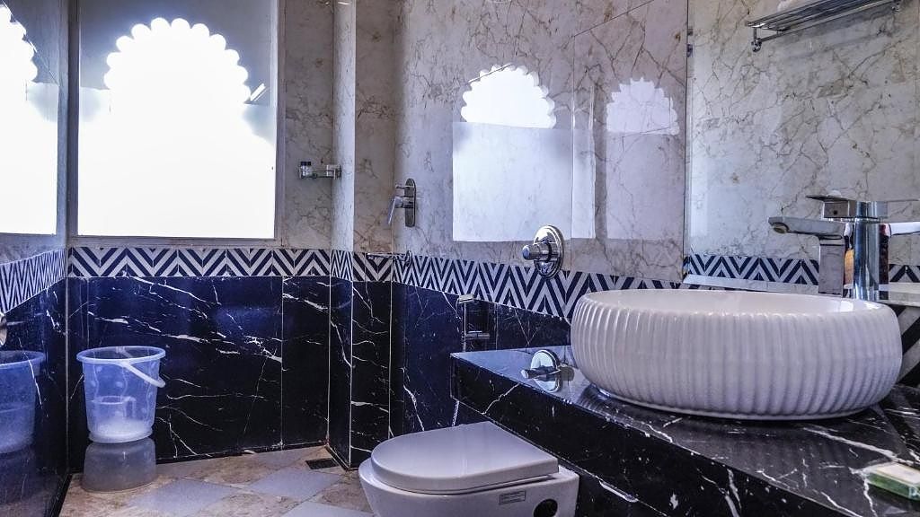 Burj Baneria-A Boutique Homestay Double Room with Lake View 18