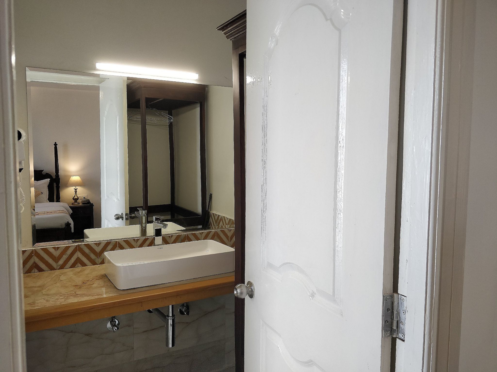 Burj Baneria-A Boutique Homestay Double Room with Lake View 11