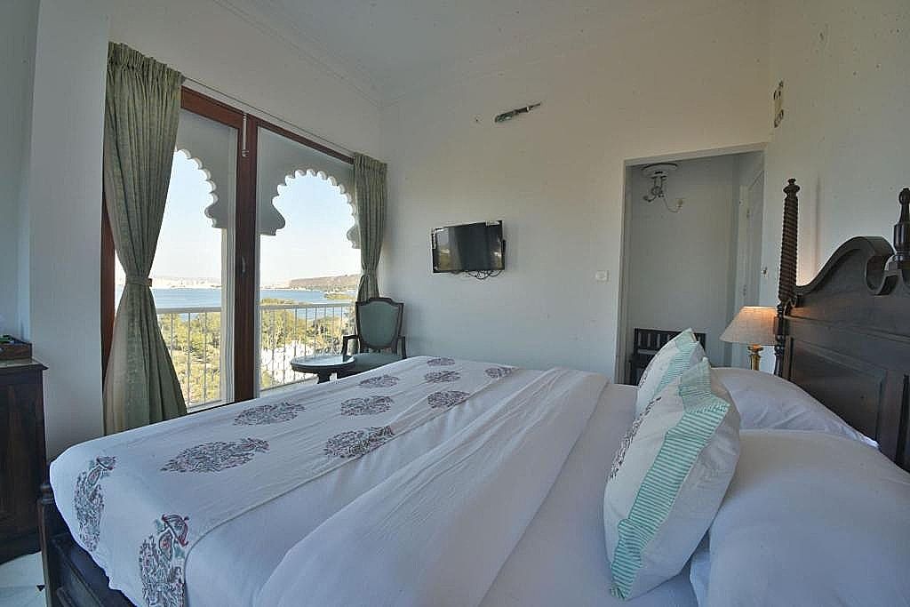 Burj Baneria-A Boutique Homestay Double Room with Lake View 17