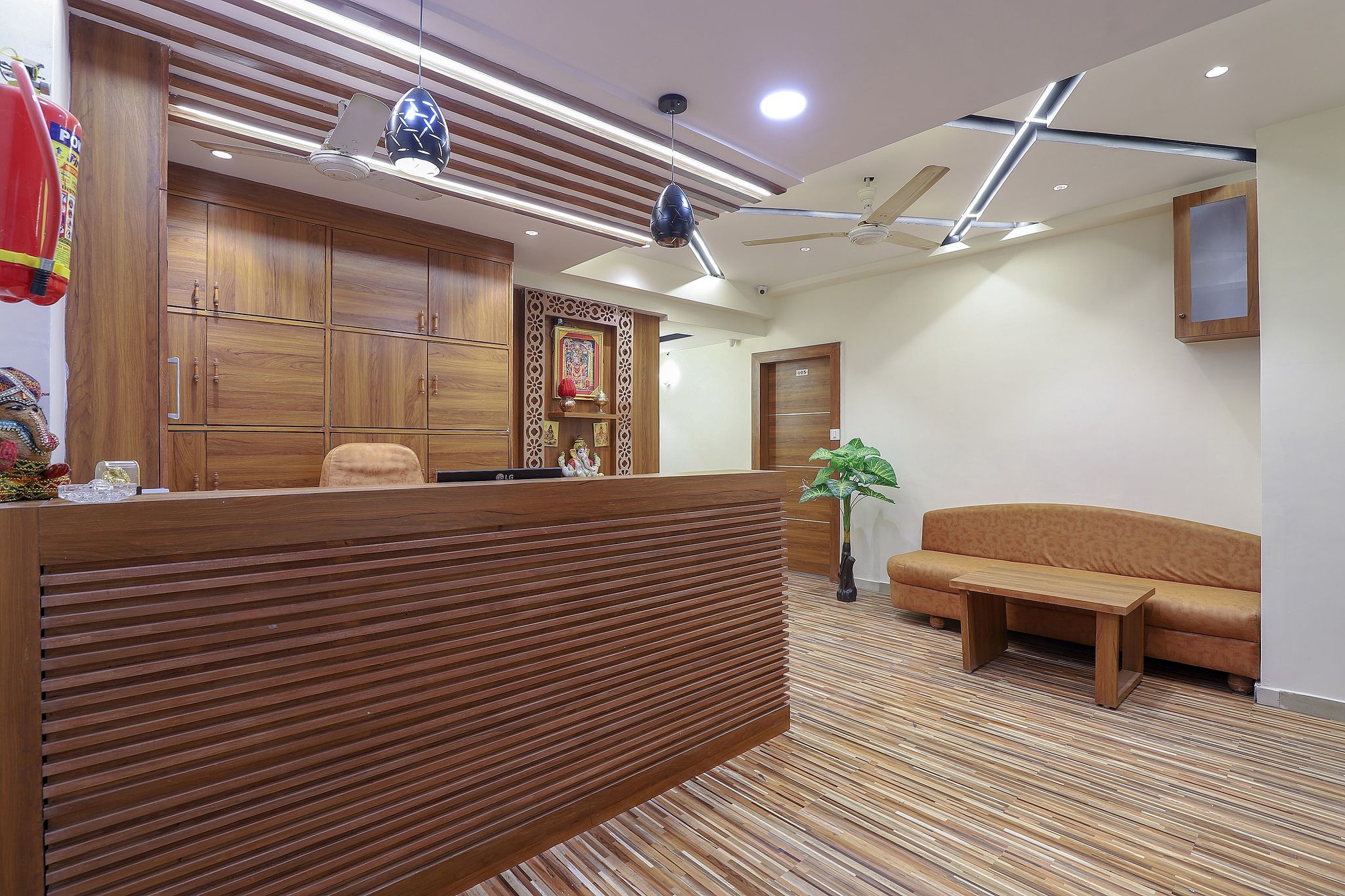 undefined OYO 49797 Hotel Shubham Inn 2