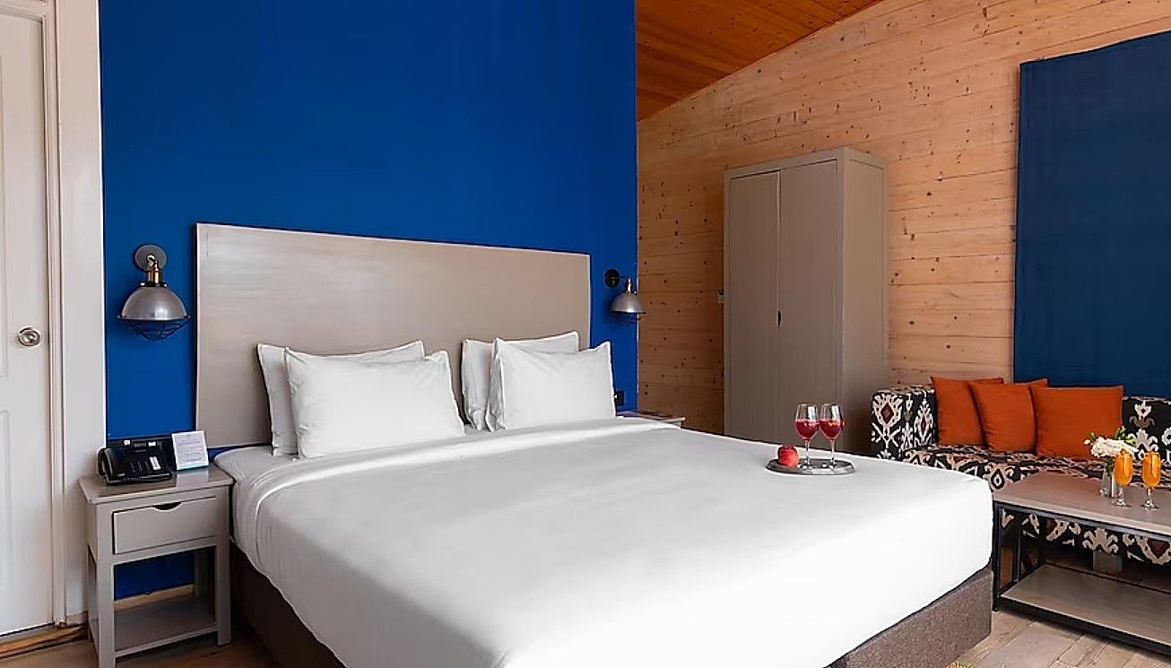 Living Room Beach Resort Deluxe King Chalet 3