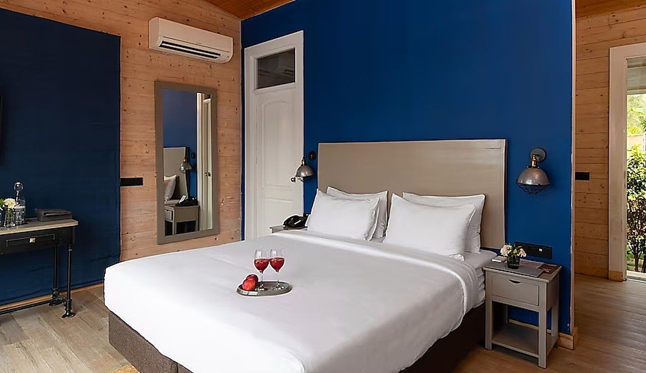 Living Room Beach Resort Deluxe King Chalet 2