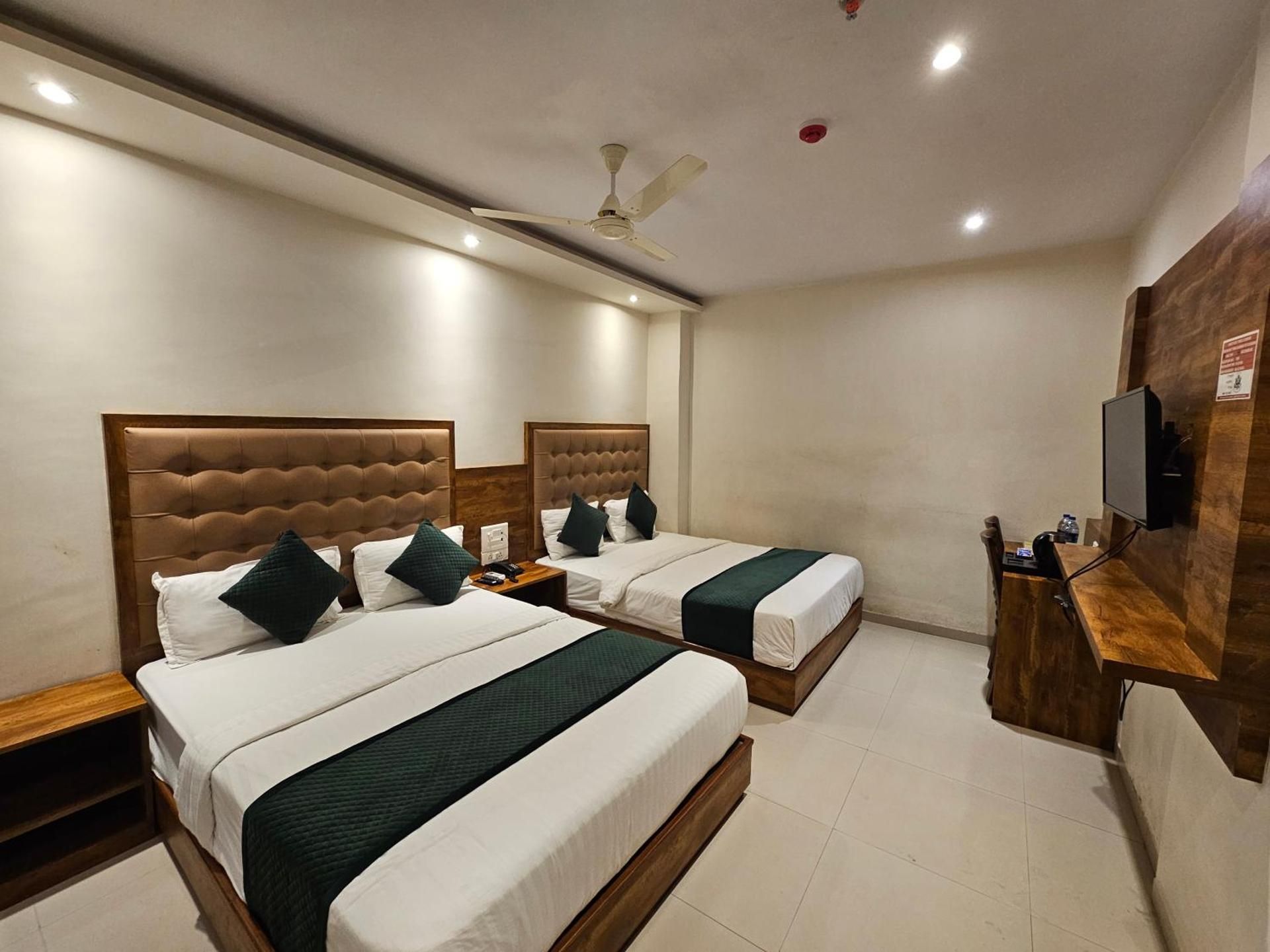 Hotel BKC Garden Near Trade Centre, Visa Consulate