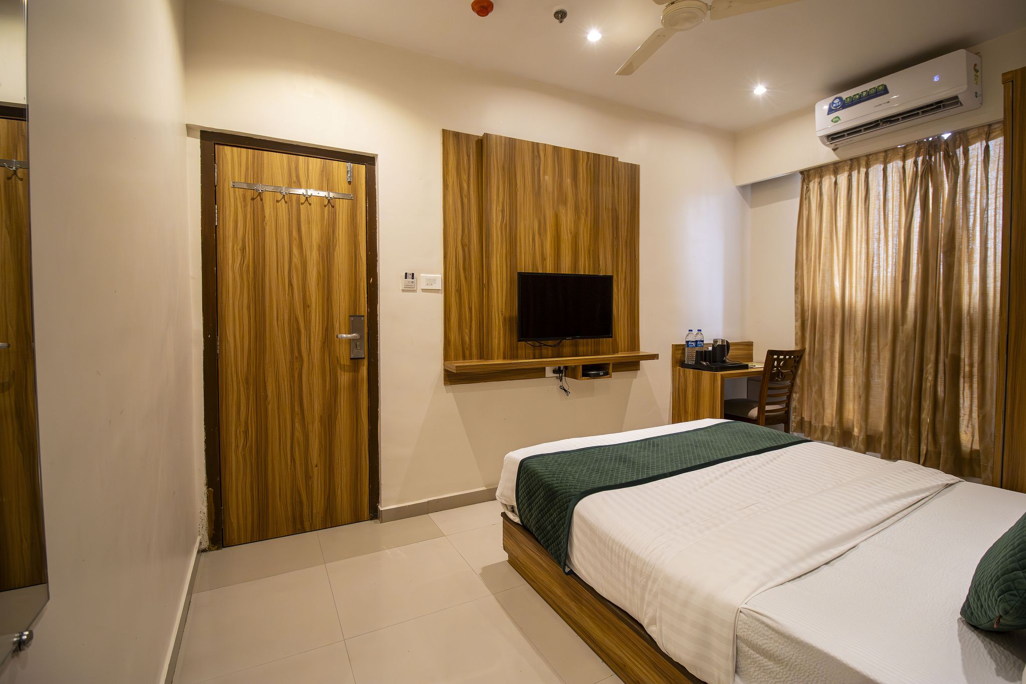 Hotel BKC Garden Near Trade Centre, Visa Consulate Deluxe Double Room 12