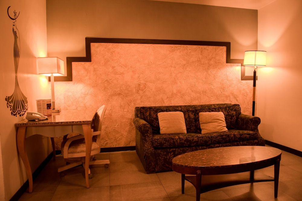 Maria Bonita Business Hotel & Suites Standard Suite, Multiple Beds, Kitchenette 4