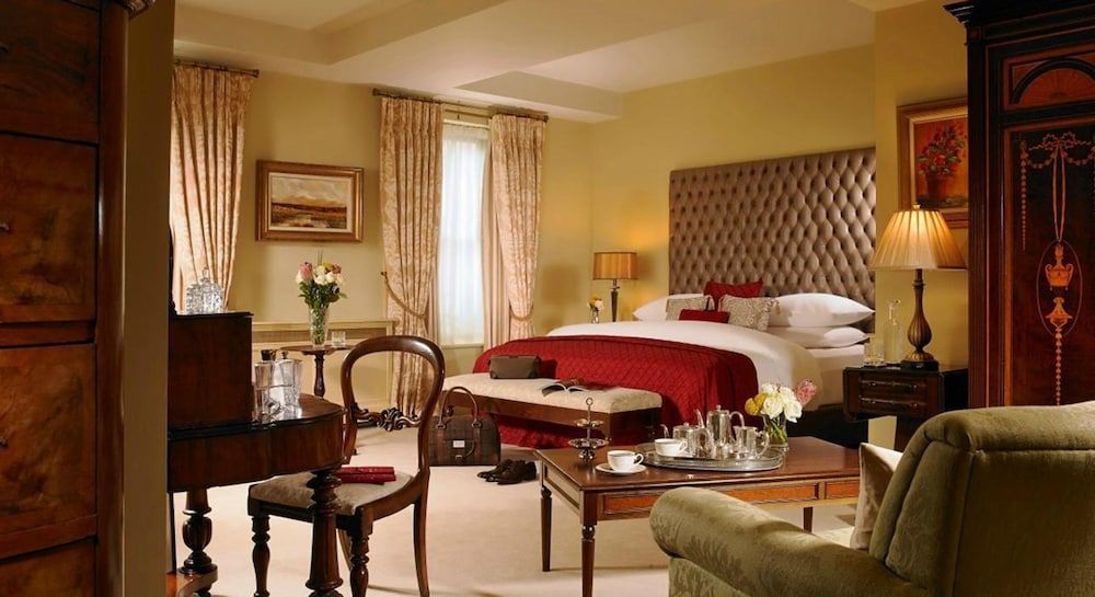 Classic Twin (Double + Single bed)