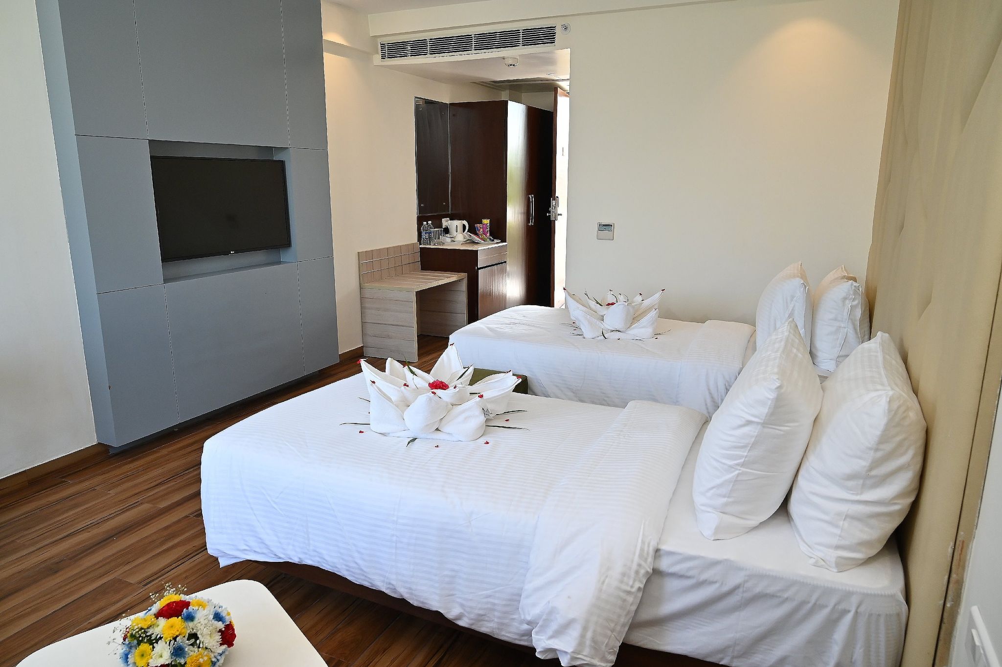 Resort The Lohias, Goa Candolim Deluxe Room 2