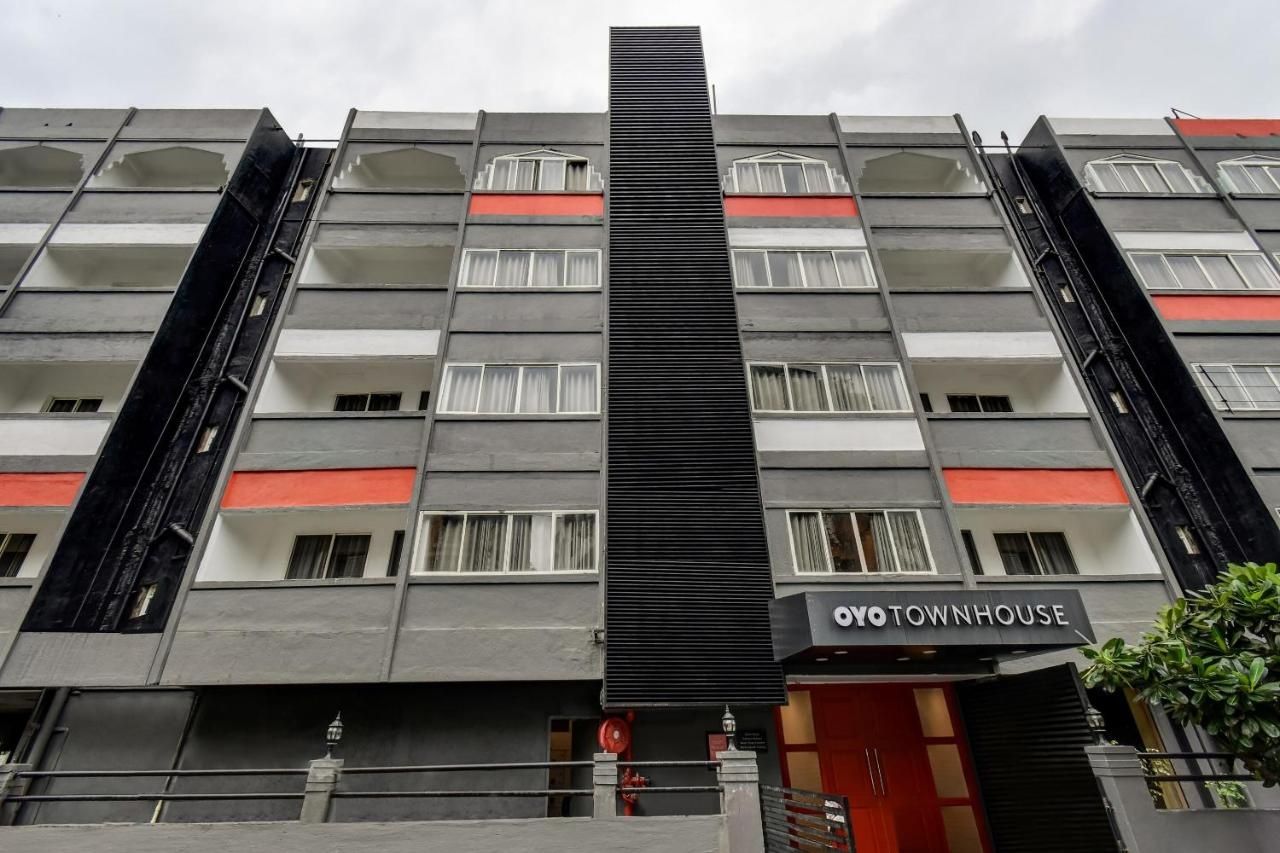 undefined Super Townhouse Century Hotel 6