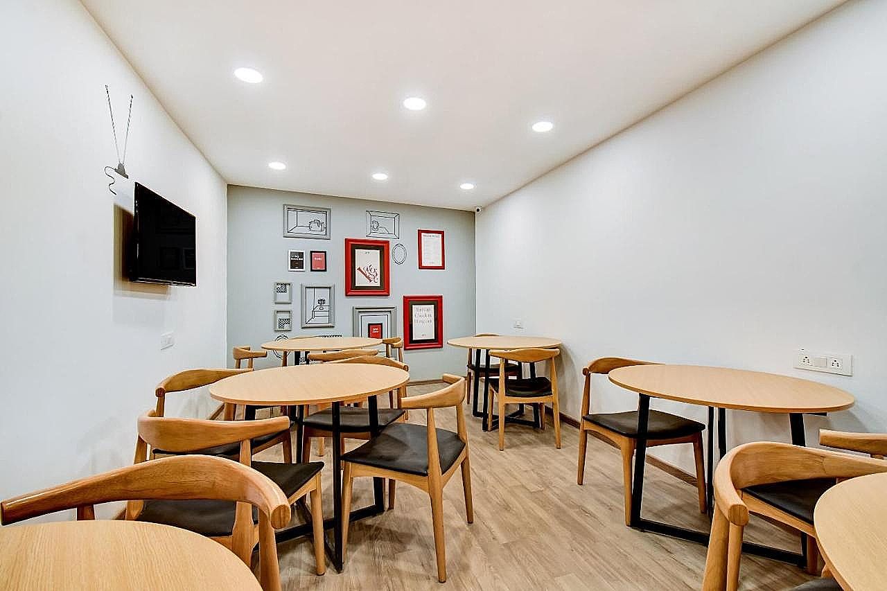 undefined Super Townhouse Century Hotel 5